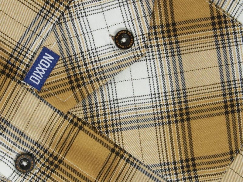 High-quality plaid shirt with DWWN branding, perfect for casual motorcycle riding and Streetwear enthusiasts.