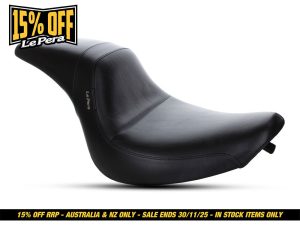 Black motorcycle seat with Le Pera branding, perfect for custom bikes.