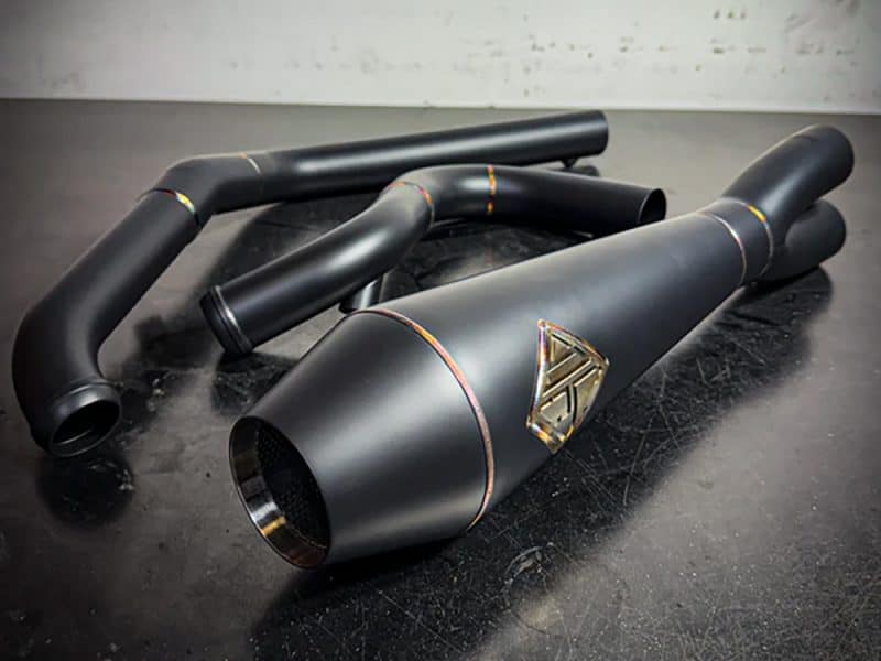 2-into-1 LaneSplitter Exhaust - Black Onyx. Fits Softail 2018up Non-240 Rear Tyre Models.